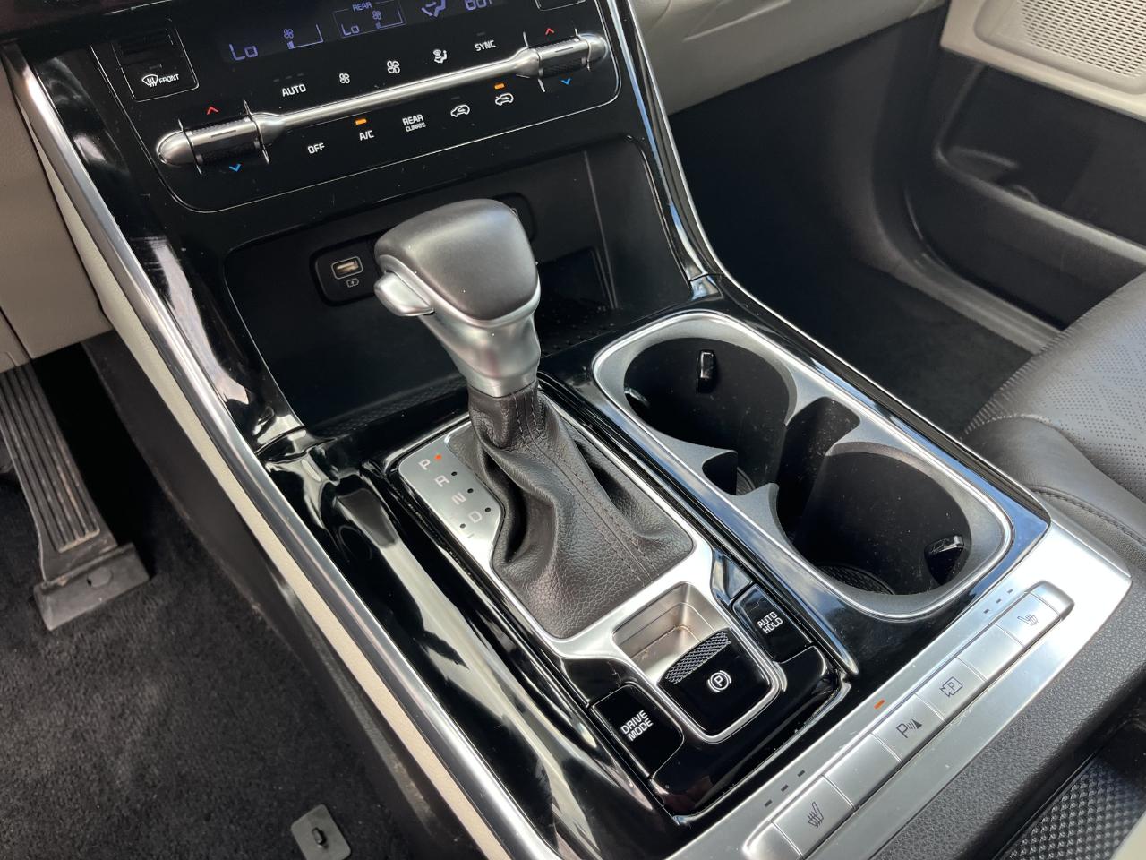 Kia Carnival EX FWD 2024