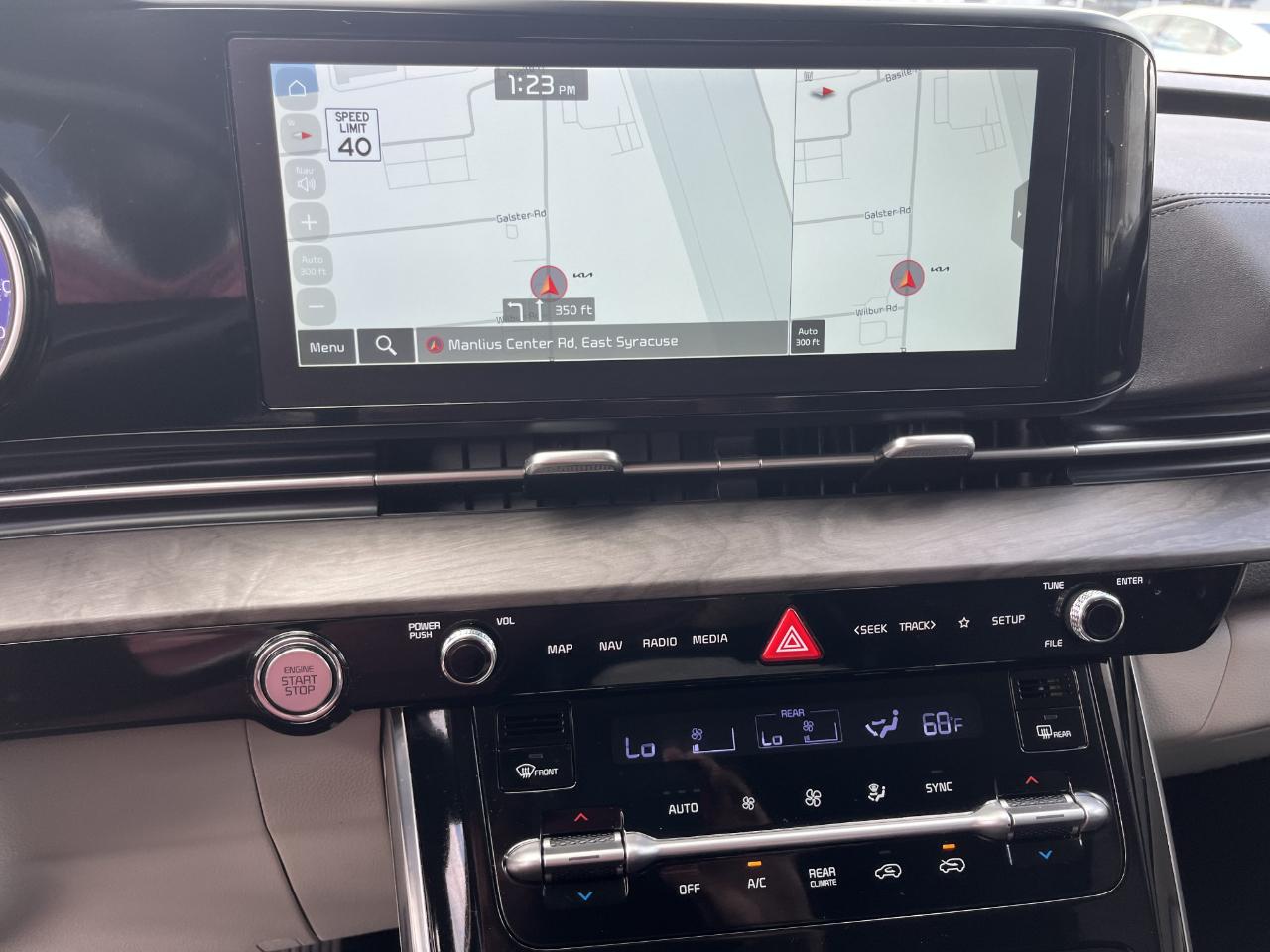 Kia Carnival EX FWD 2024