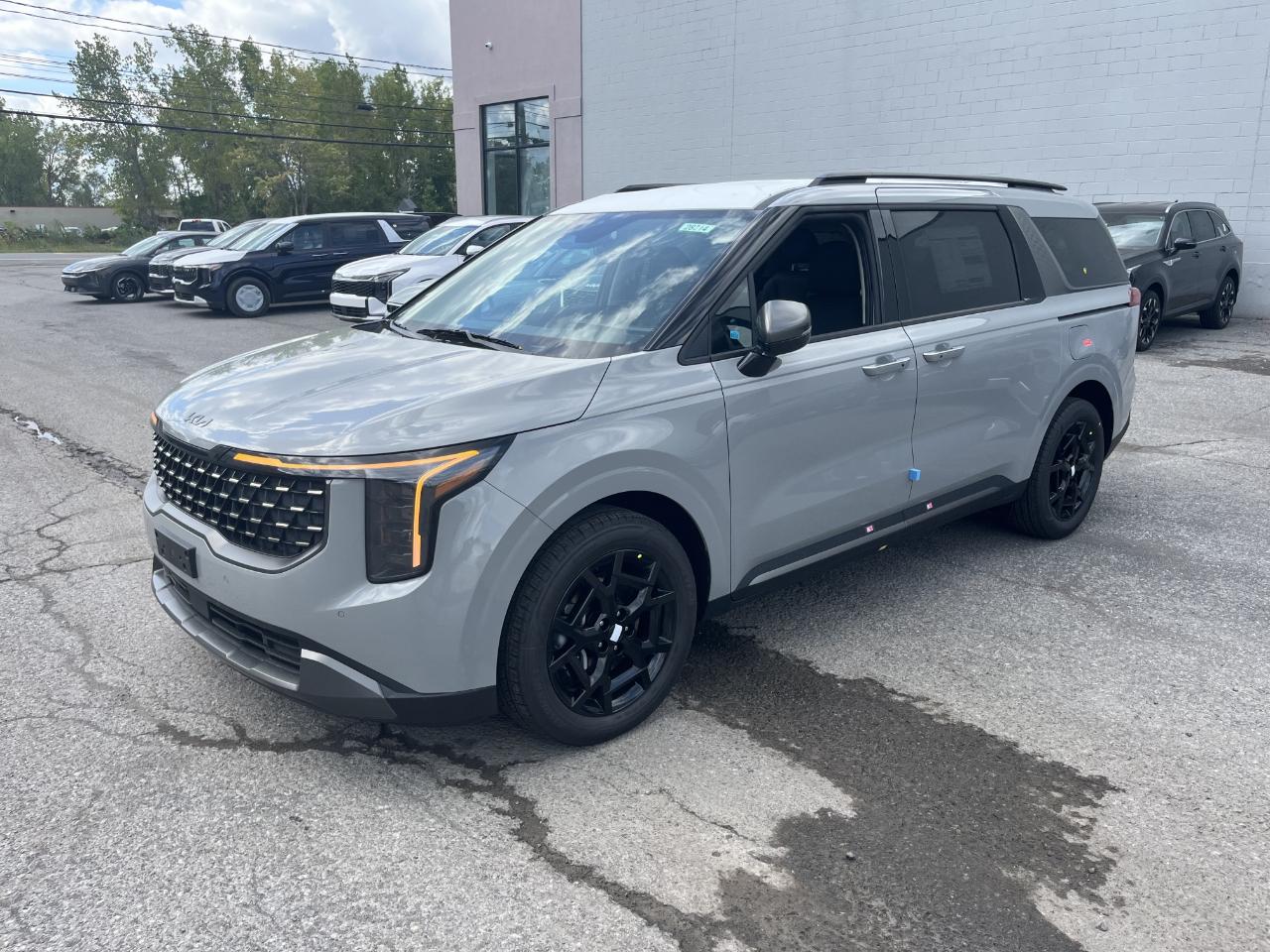 Kia Carnival Hybrid EX FWD 2027