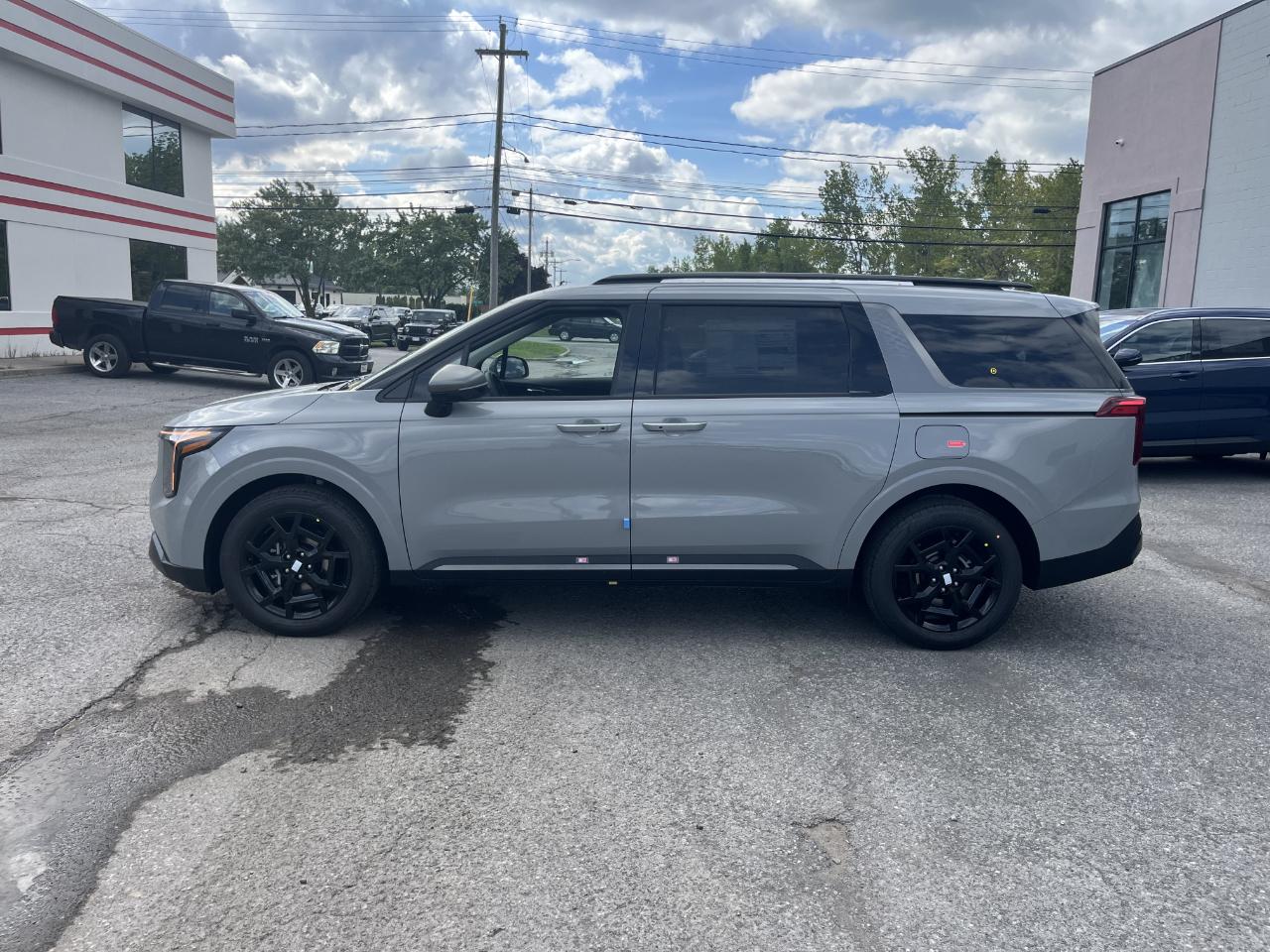 Kia Carnival Hybrid EX FWD 2027