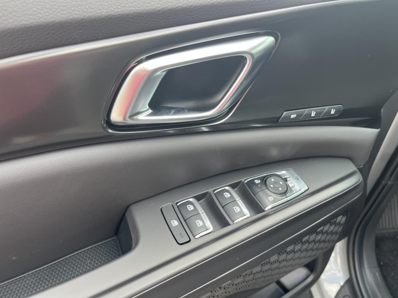 Kia Carnival Hybrid EX FWD 2027