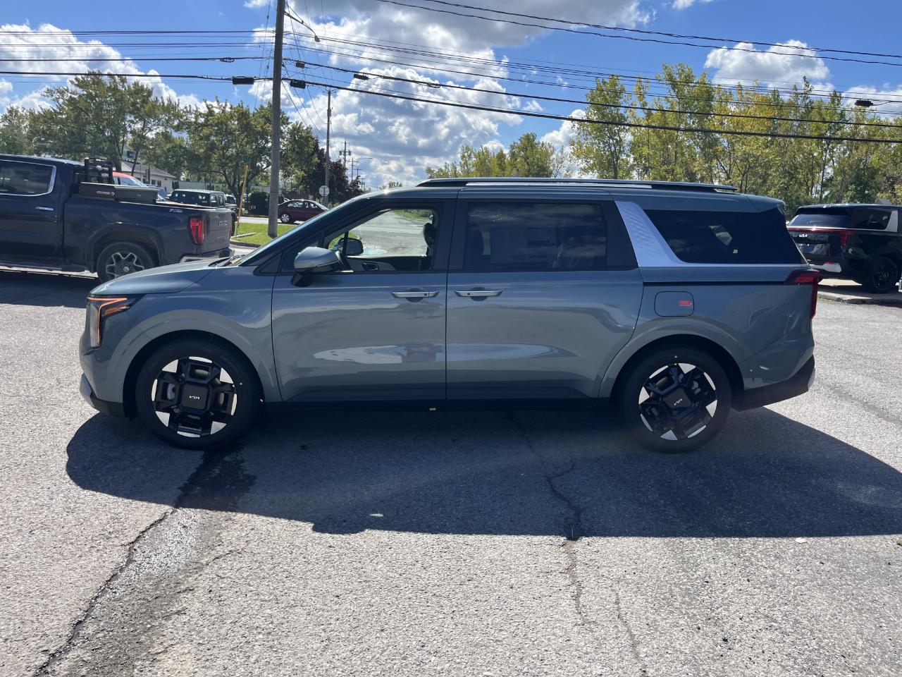 Kia Carnival EX FWD 2027