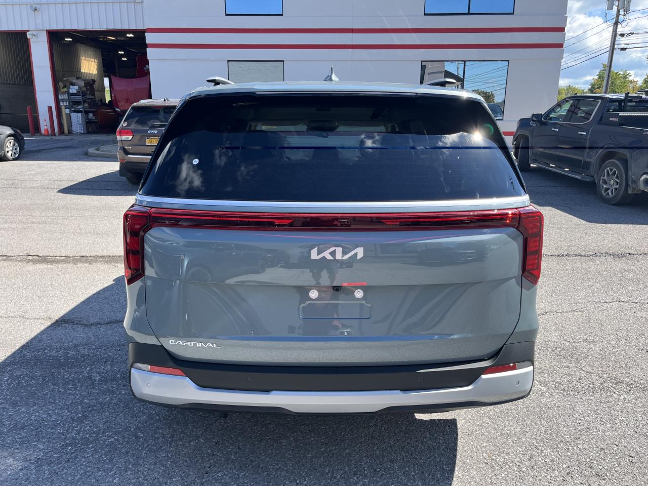 Kia Carnival EX FWD 2027