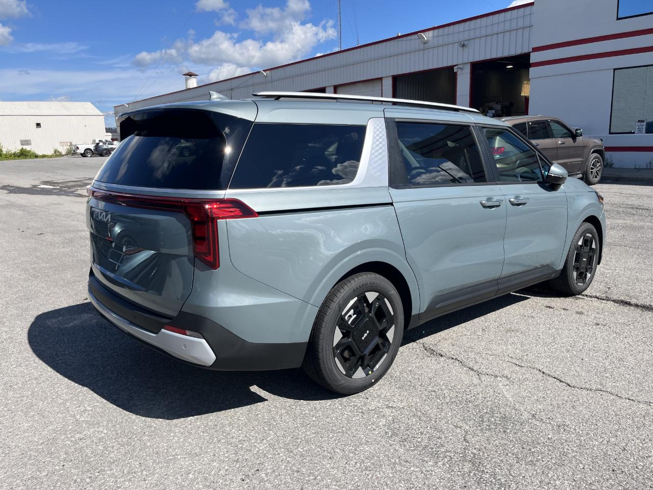 Kia Carnival EX FWD 2027