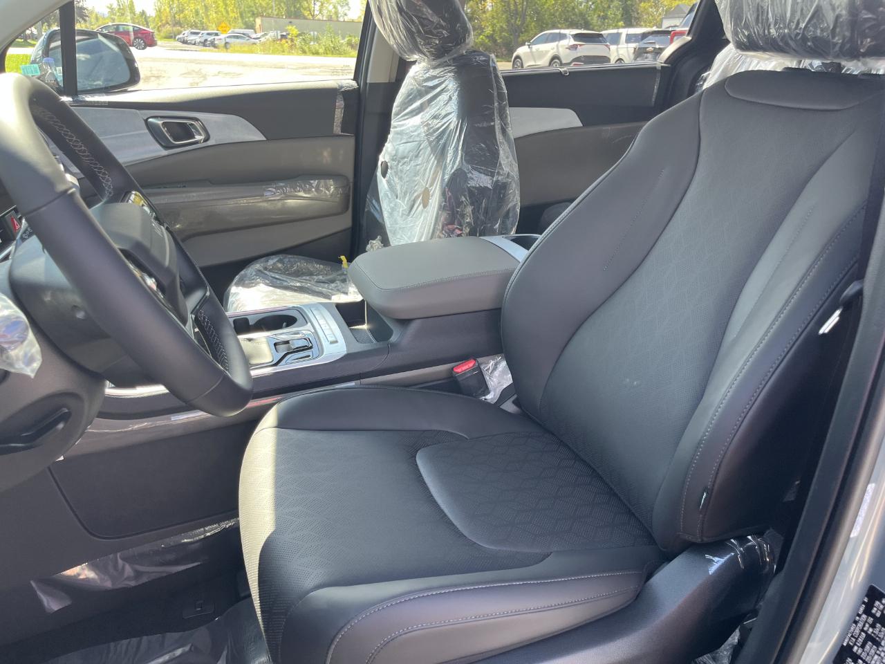 Kia Carnival EX FWD 2027