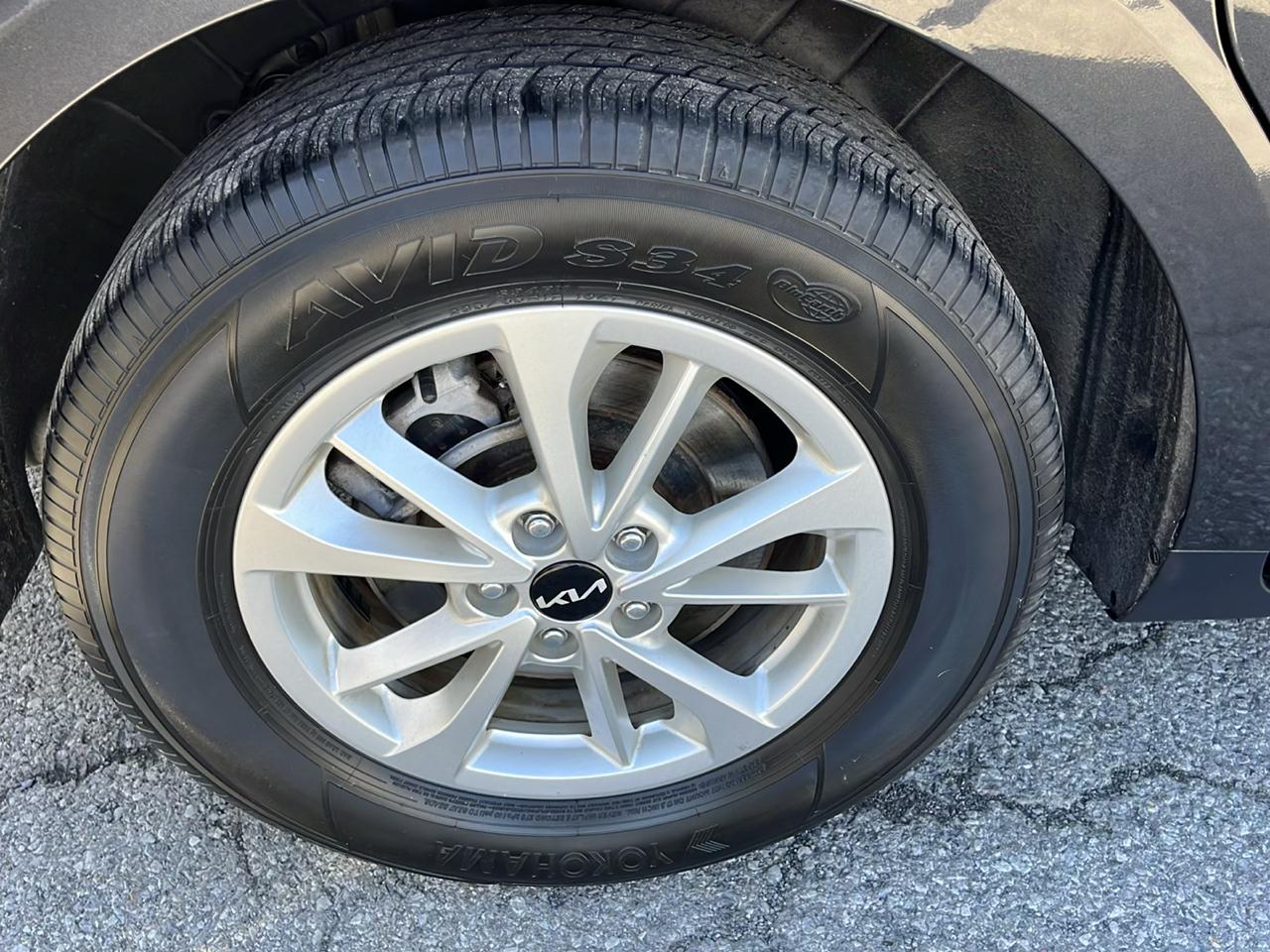 Kia Carnival LX FWD w/Seat Pkg 2024