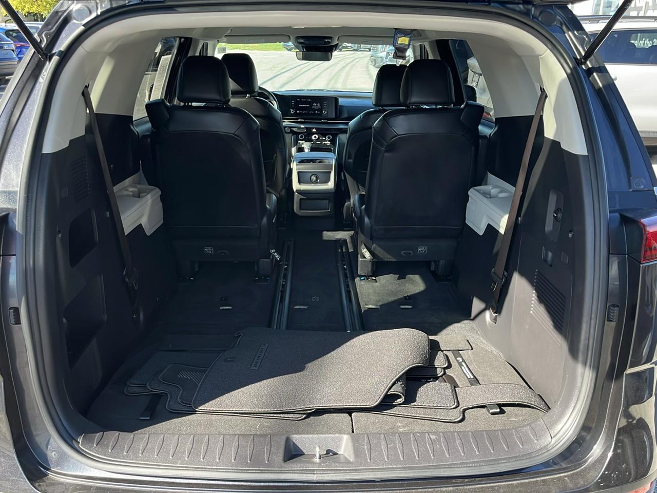 Kia Carnival LX FWD w/Seat Pkg 2024