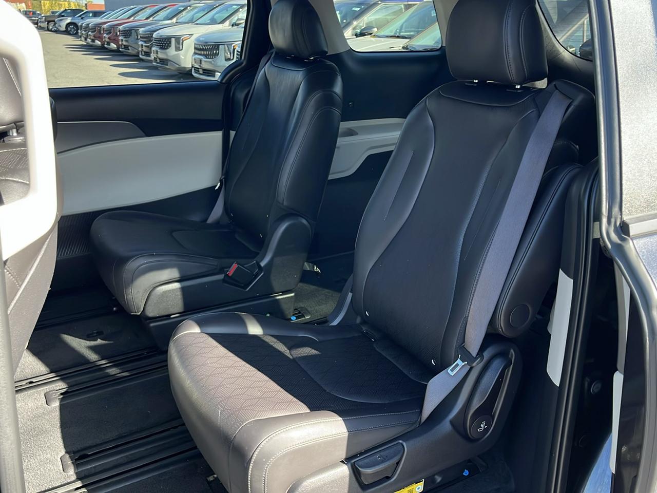 Kia Carnival LX FWD w/Seat Pkg 2024