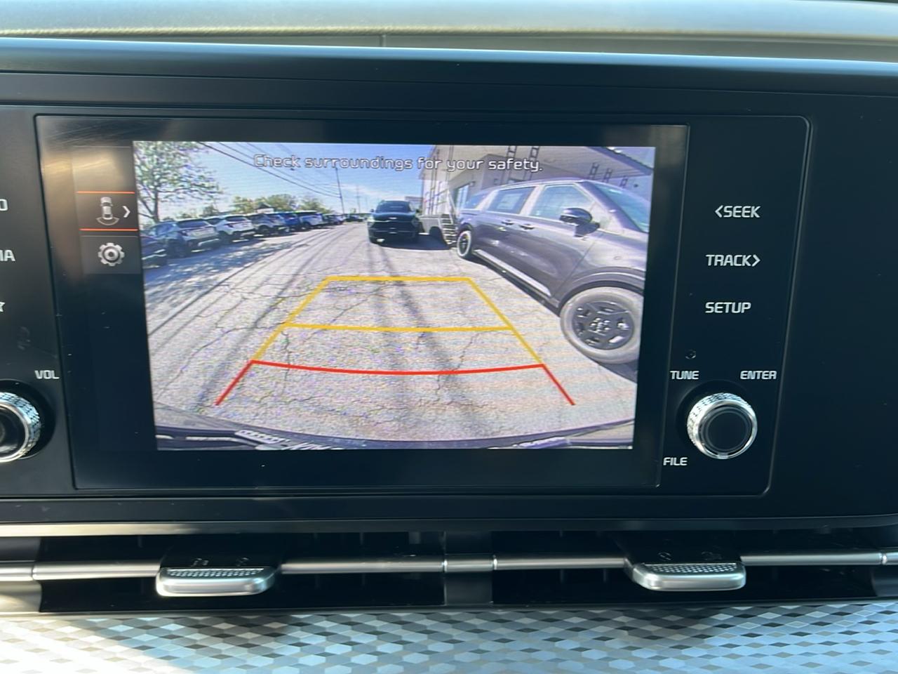 Kia Carnival LX FWD w/Seat Pkg 2024