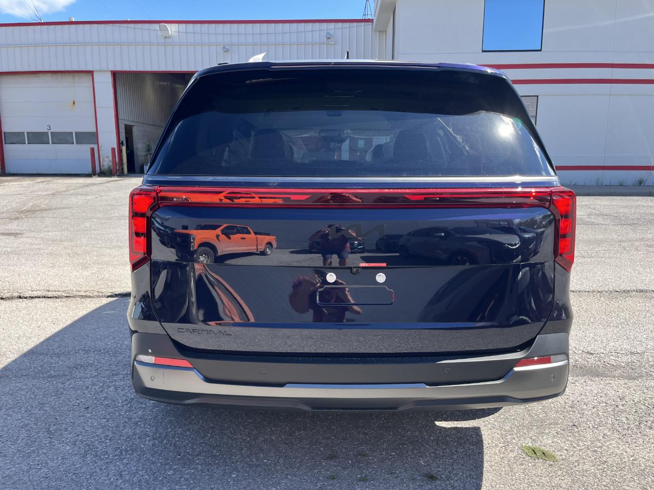 Kia Carnival EX FWD 2027