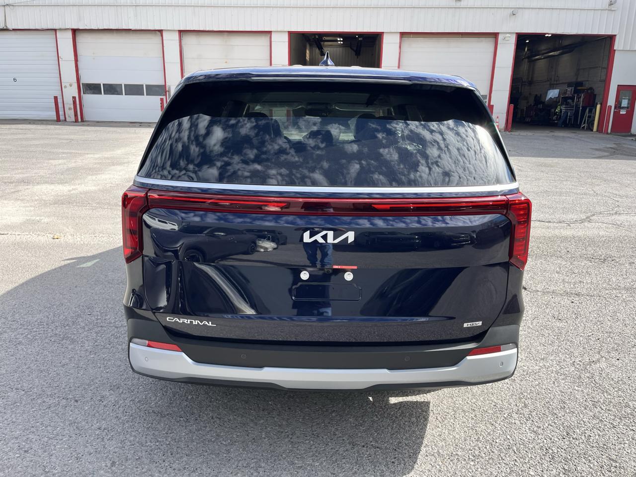 Kia Carnival Hybrid LXS FWD 2027