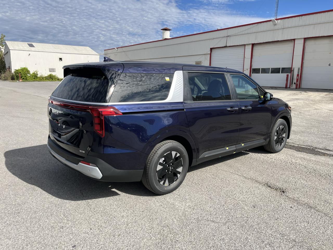 Kia Carnival Hybrid LXS FWD 2027