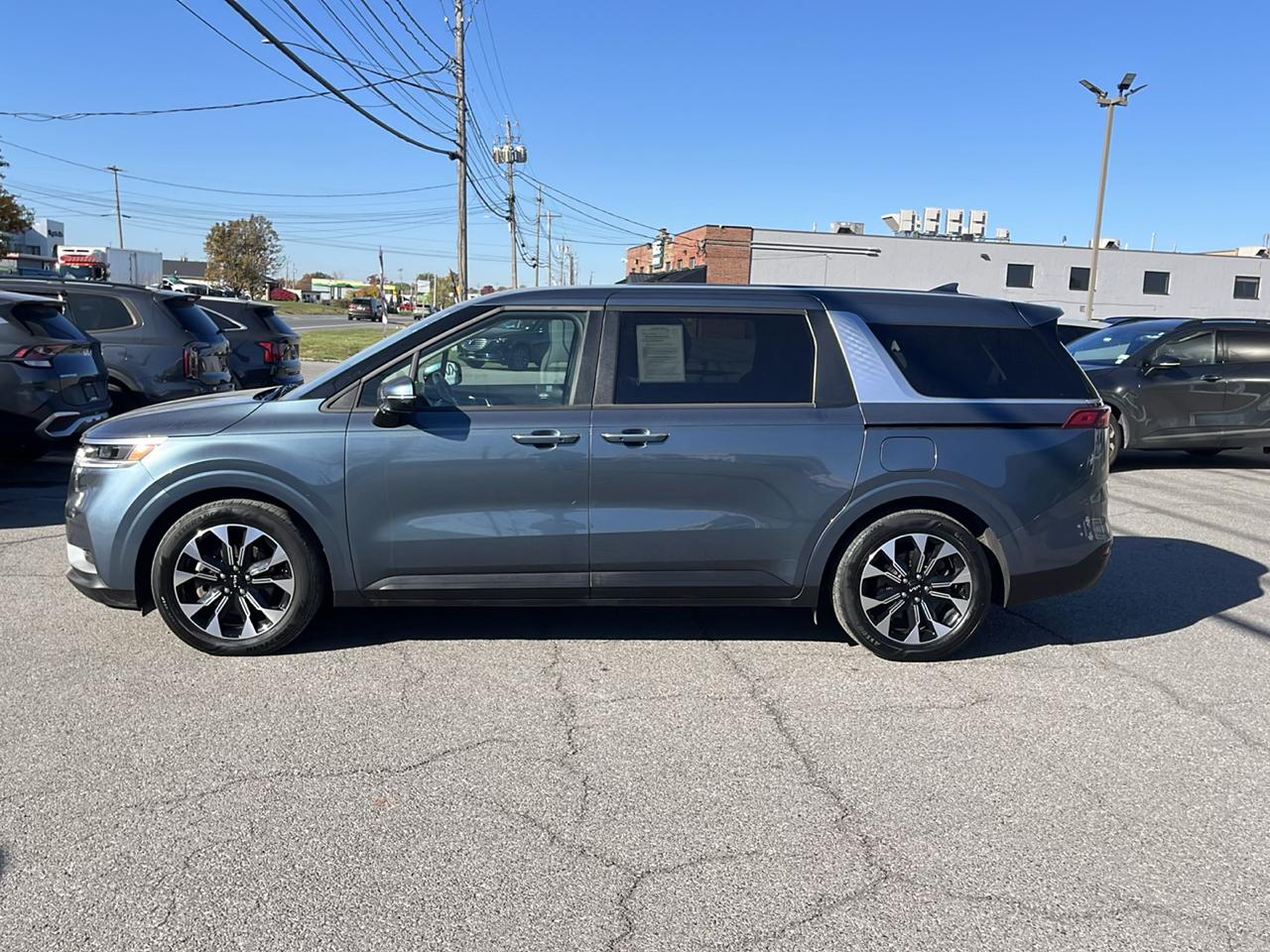 Kia Carnival EX FWD 2024