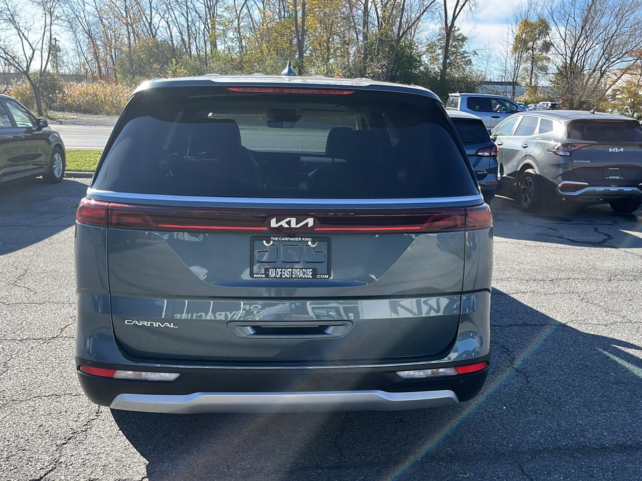 Kia Carnival EX FWD 2024