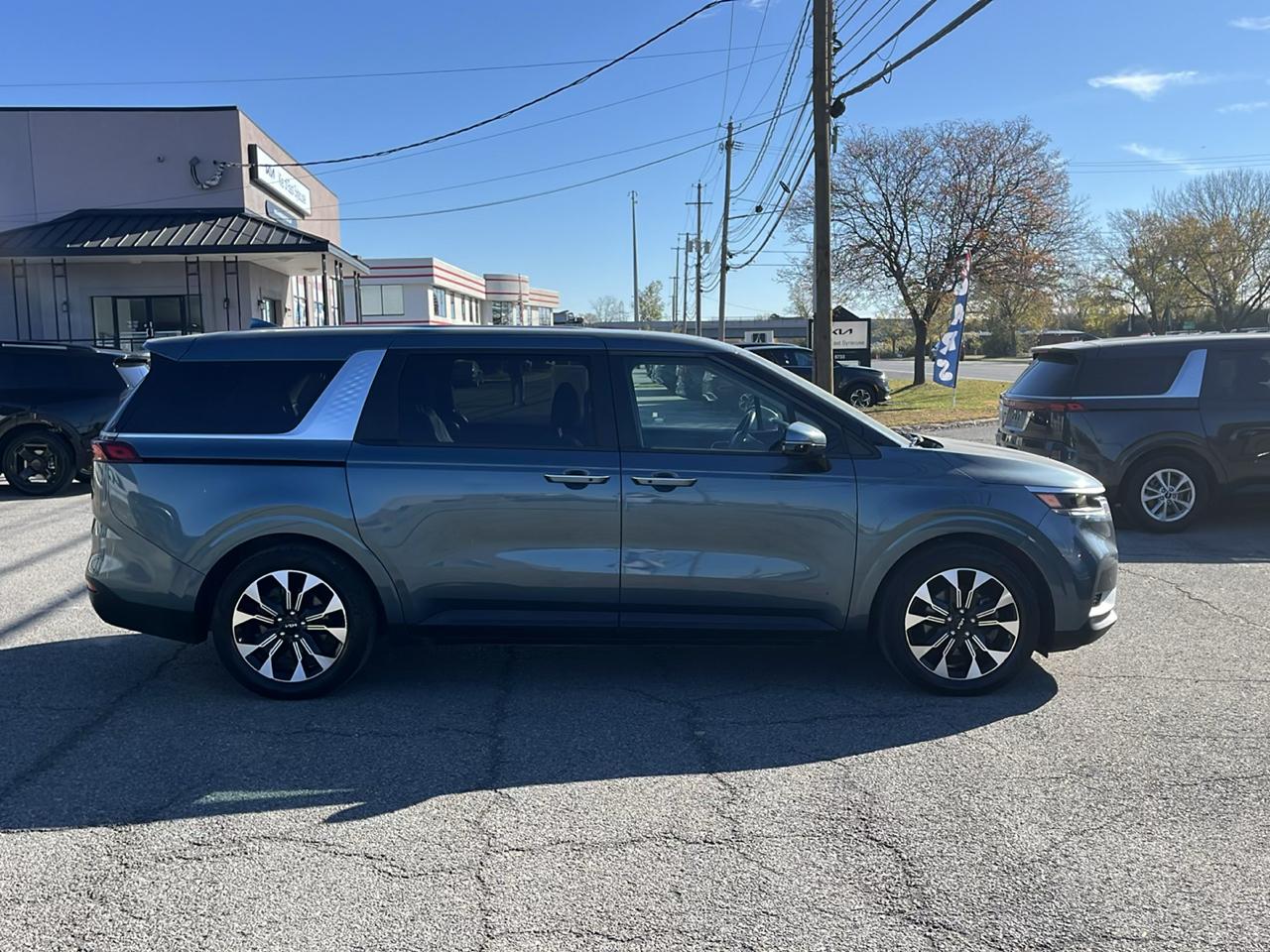 Kia Carnival EX FWD 2024