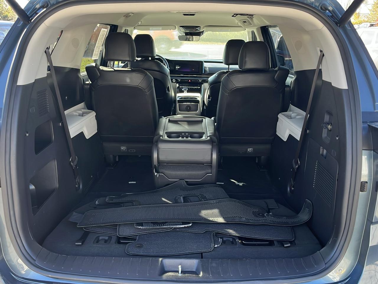 Kia Carnival EX FWD 2024