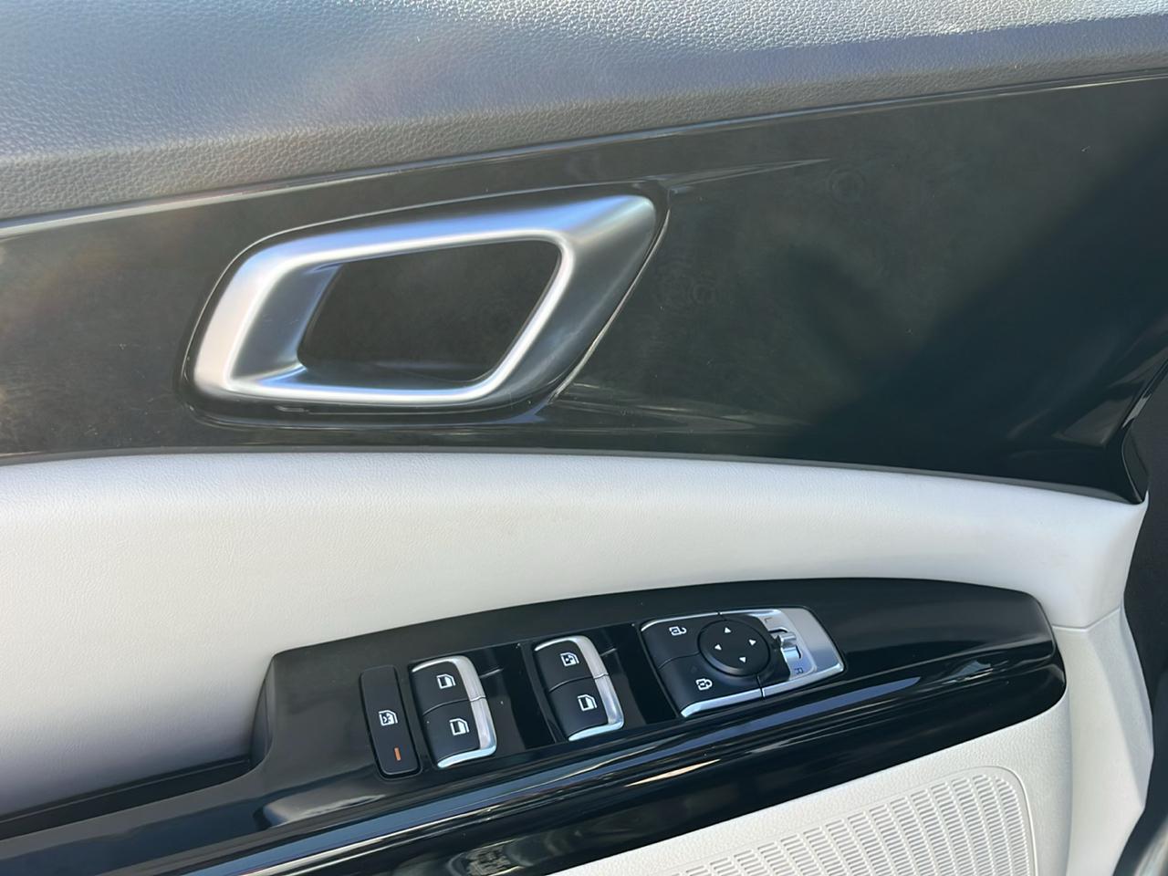 Kia Carnival EX FWD 2024