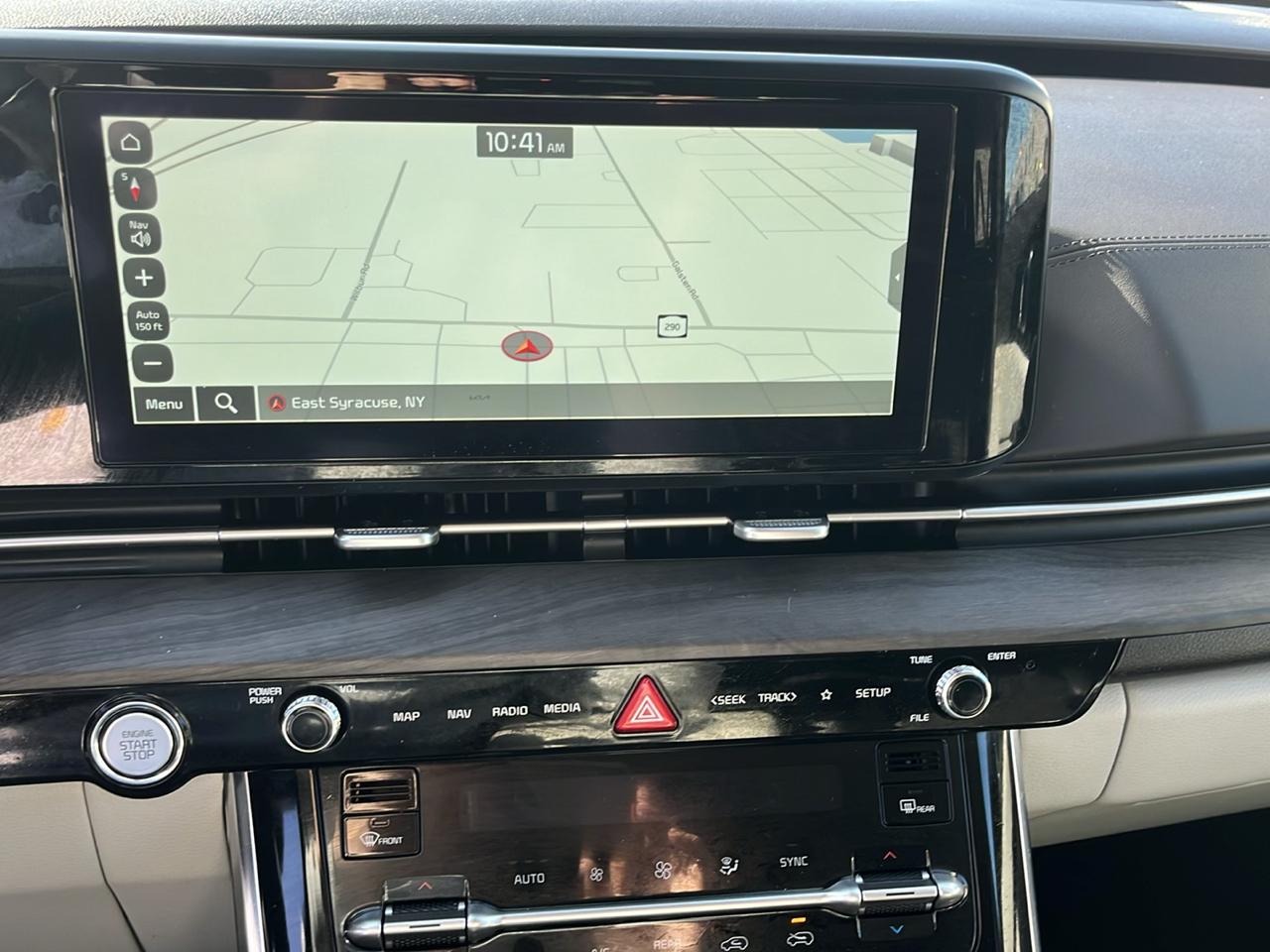 Kia Carnival EX FWD 2024