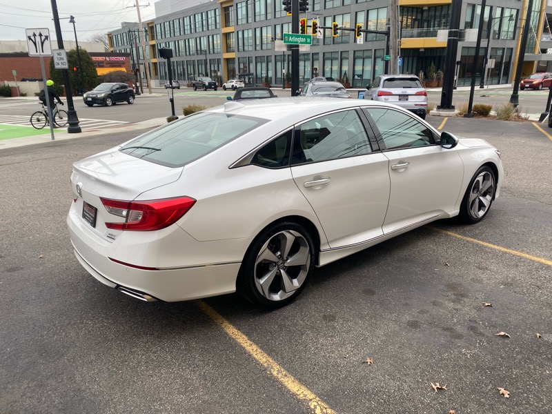 Honda Accord Touring 2.0T 2018