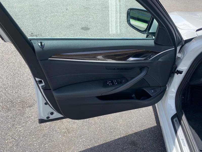 BMW 5-Series 530i xDrive 2023