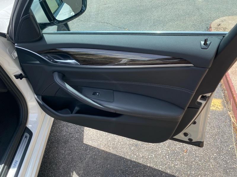 BMW 5-Series 530i xDrive 2023