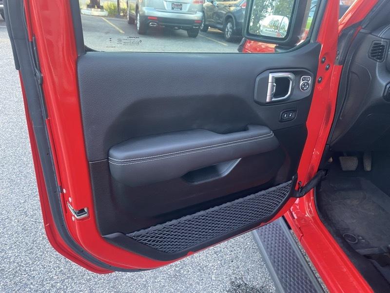 2023 Jeep Wrangler 4-Door Sahara - Photo 9