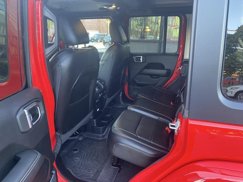 2023 Jeep Wrangler 4-Door Sahara - Photo 10