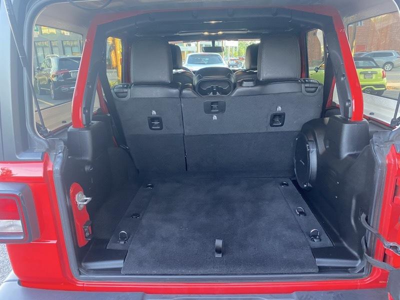 2023 Jeep Wrangler 4-Door Sahara - Photo 12