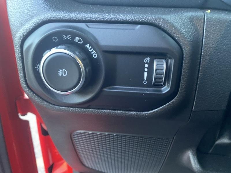 2023 Jeep Wrangler 4-Door Sahara - Photo 17