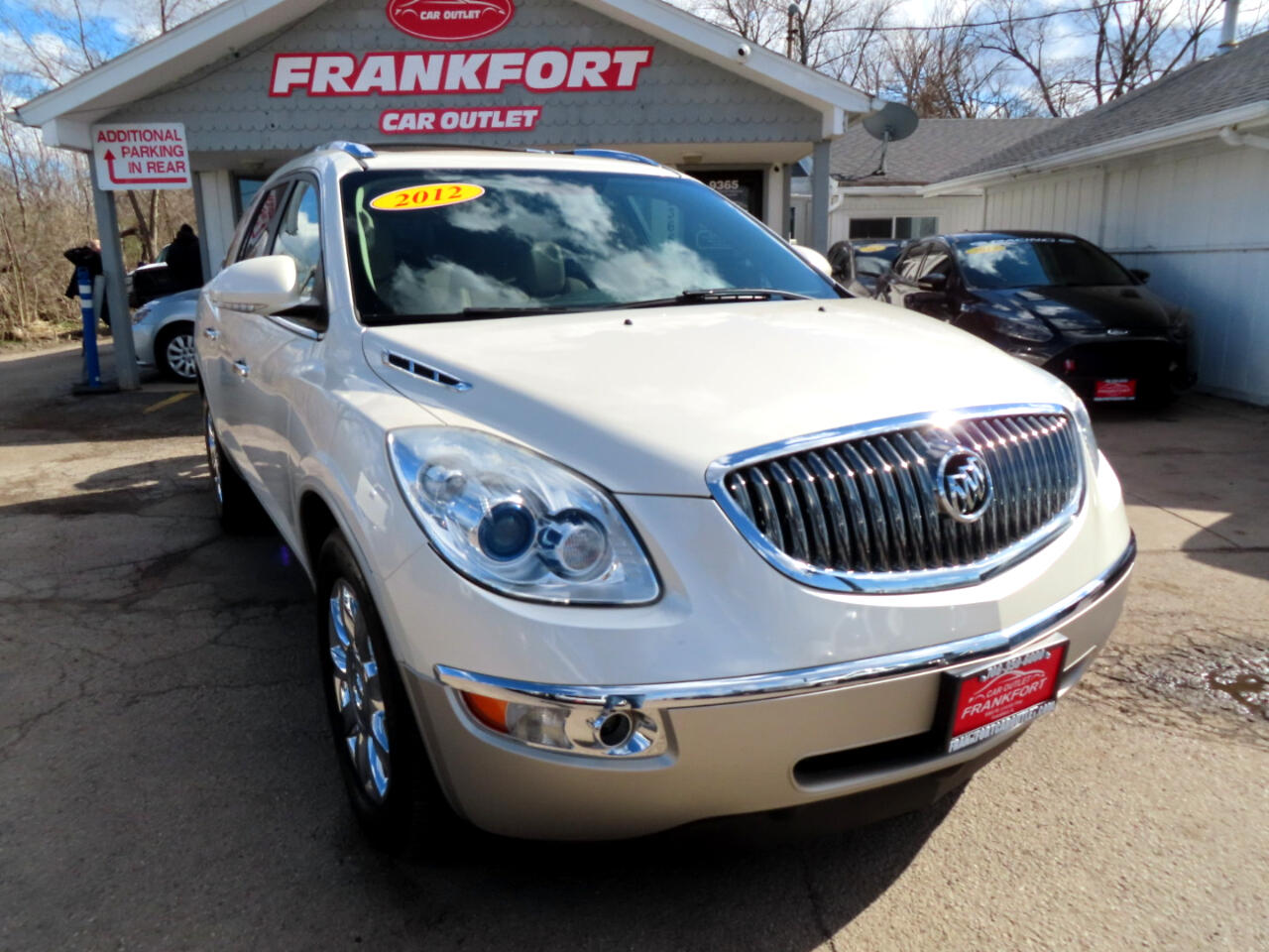 Buick Enclave FWD 4dr Leather 2012