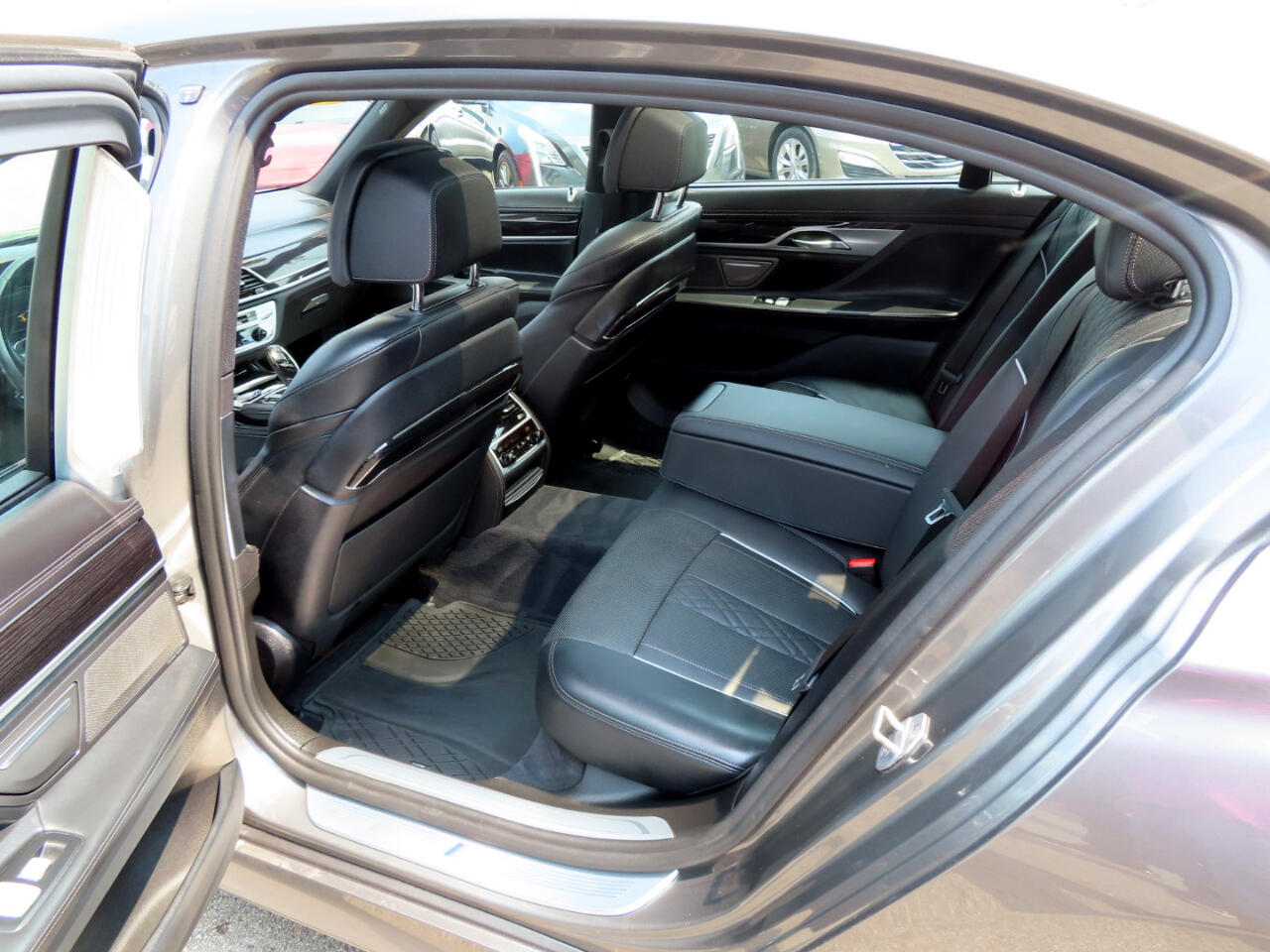 BMW 7 Series 750i xDrive Sedan 2019 BMW 7 Series 750i xDrive Sedan 2019