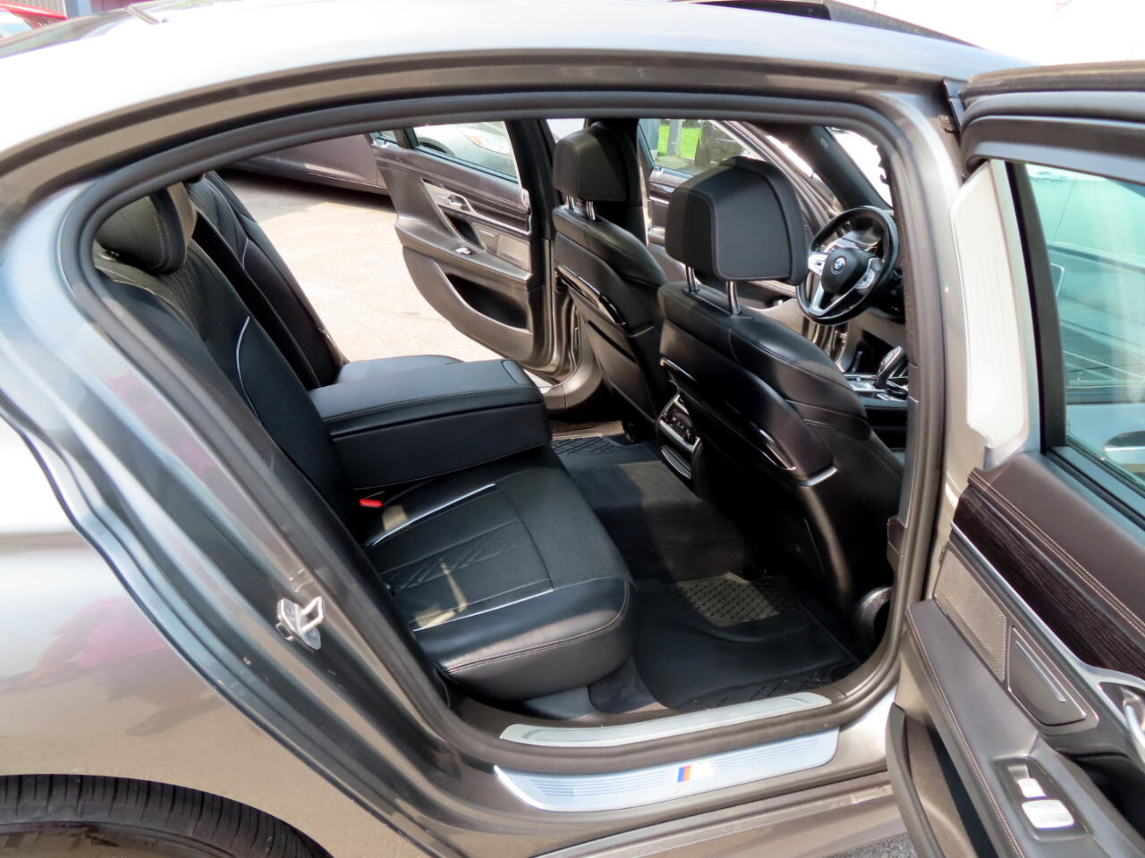 BMW 7 Series 750i xDrive Sedan 2019 BMW 7 Series 750i xDrive Sedan 2019
