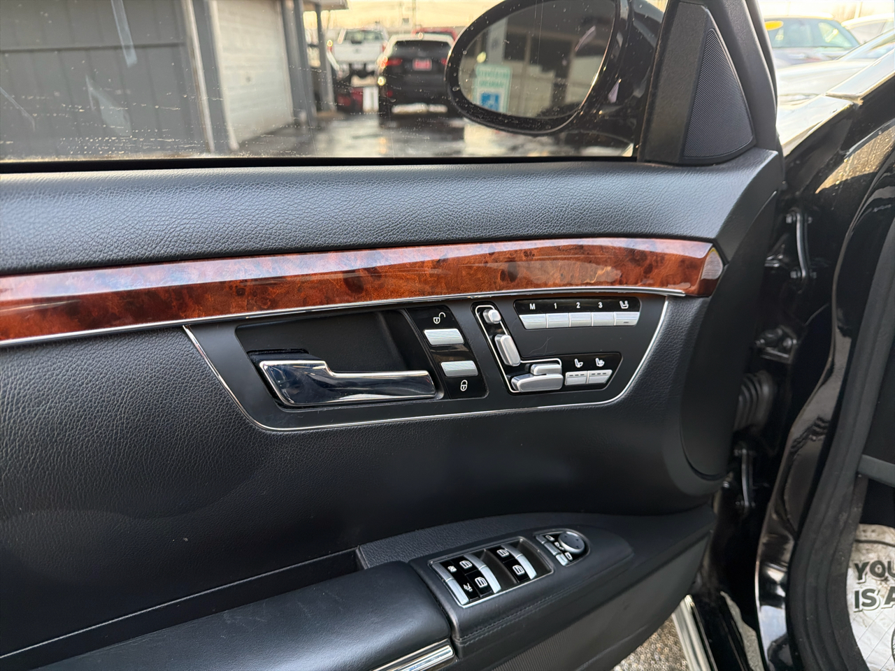 Mercedes-Benz S-Class 4dr Sdn 5.5L V8 4MATIC 2009