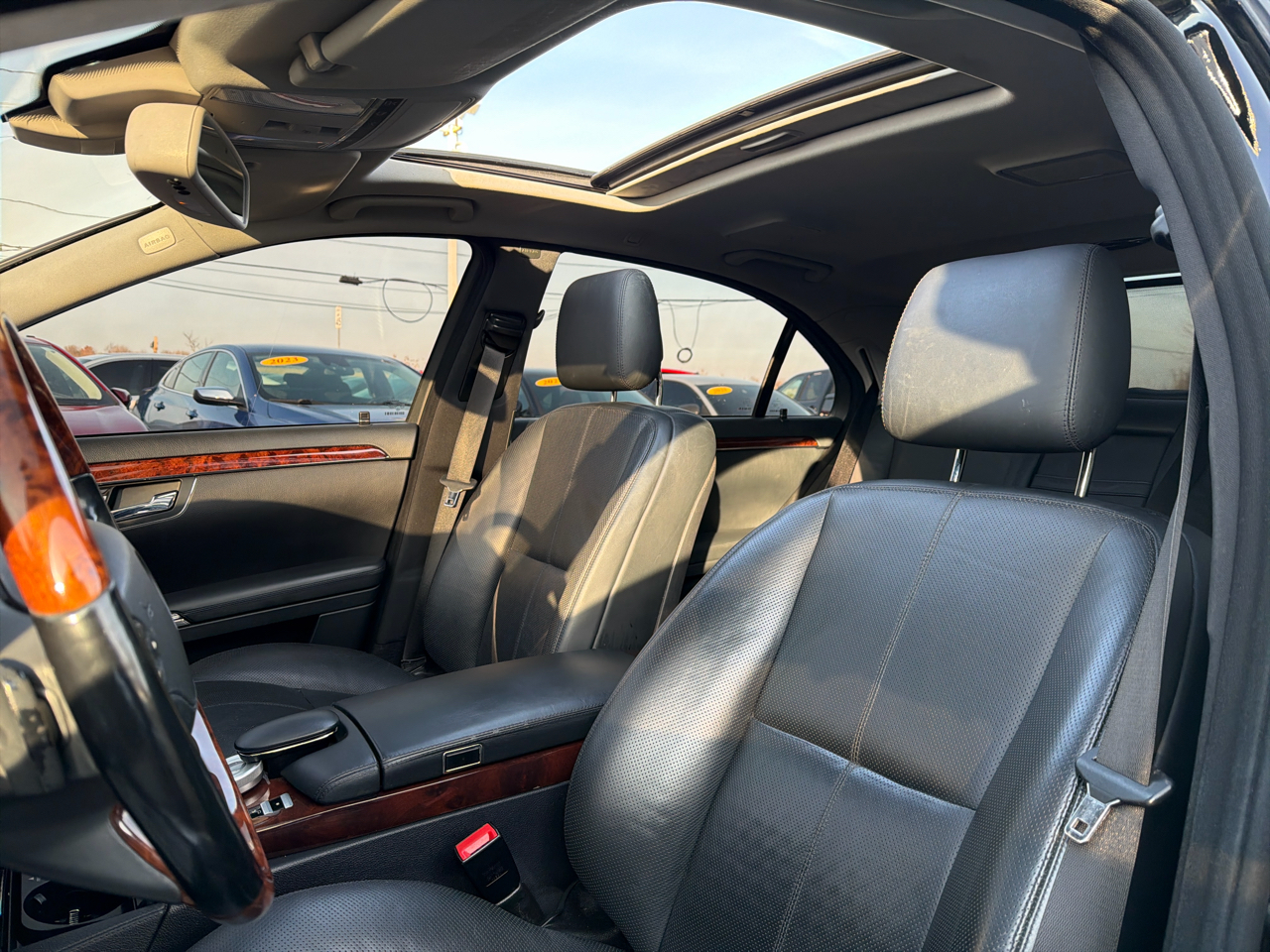 Mercedes-Benz S-Class 4dr Sdn 5.5L V8 4MATIC 2009