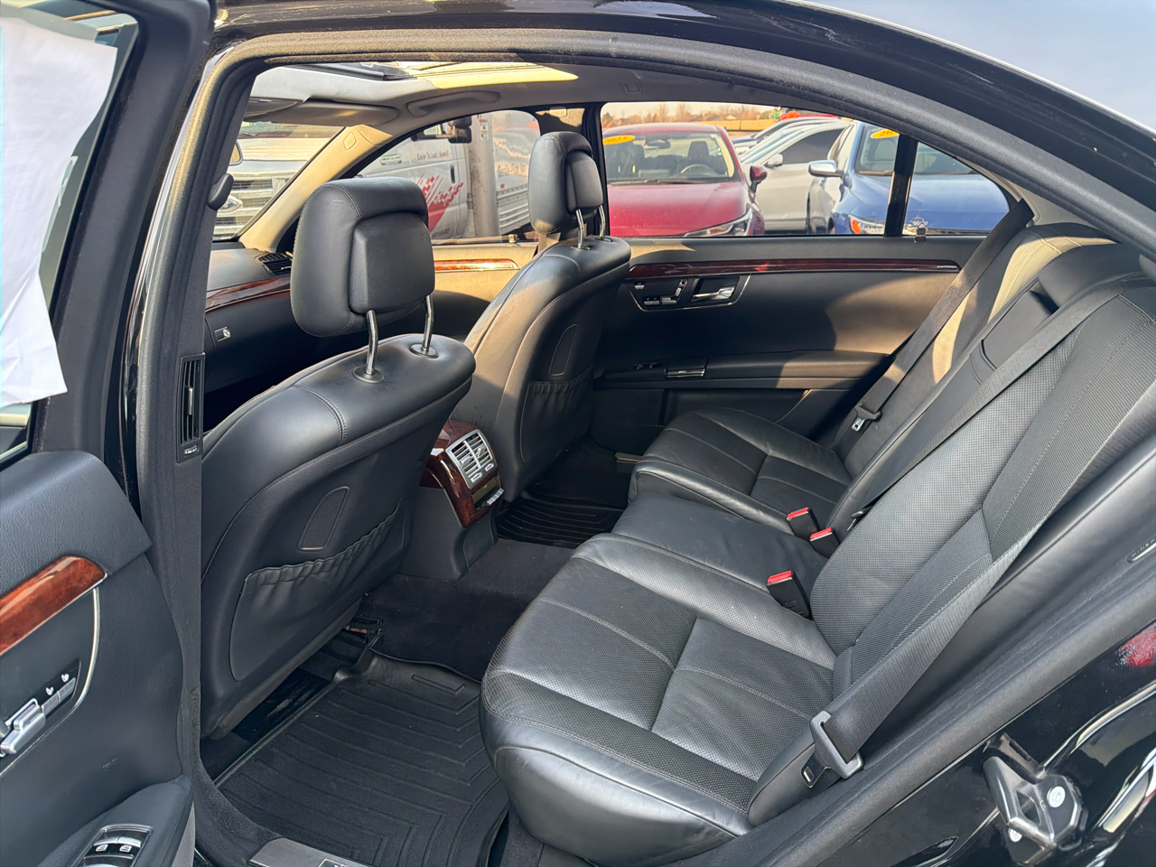 Mercedes-Benz S-Class 4dr Sdn 5.5L V8 4MATIC 2009