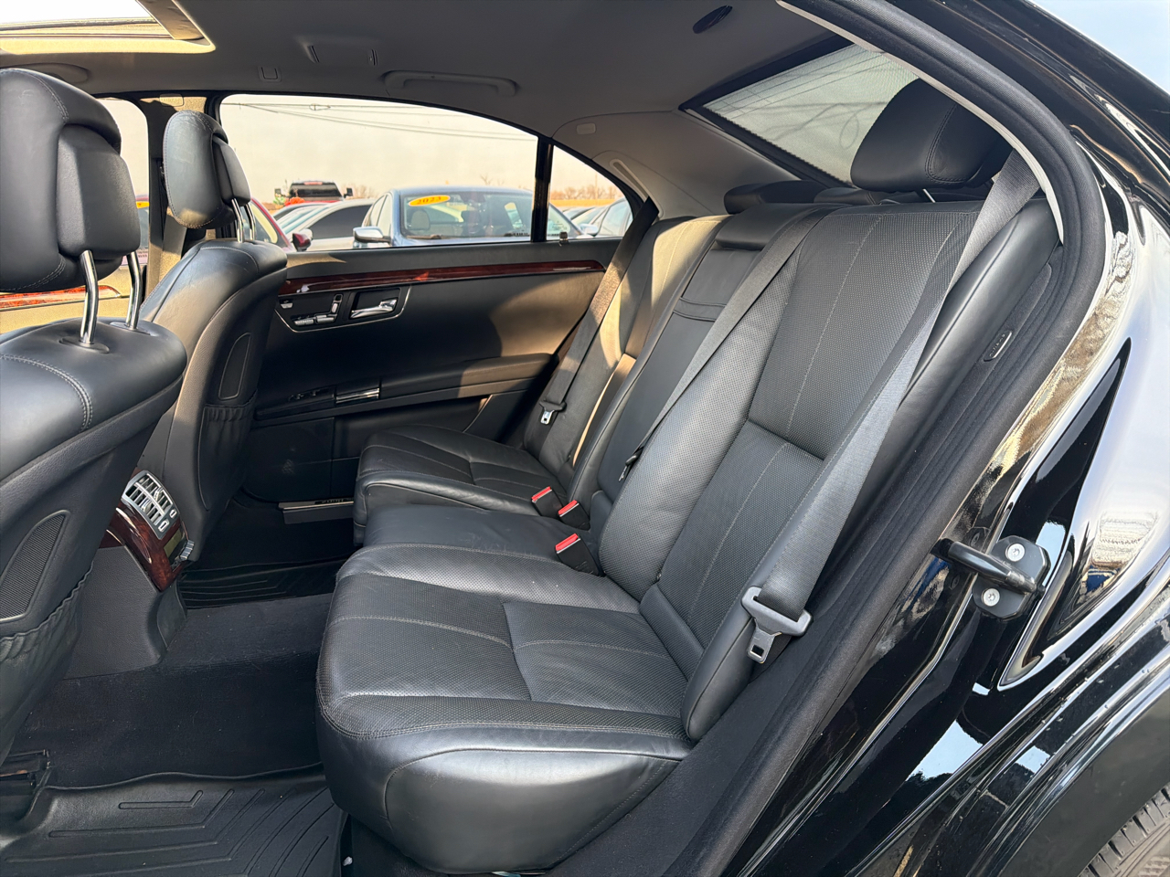 Mercedes-Benz S-Class 4dr Sdn 5.5L V8 4MATIC 2009