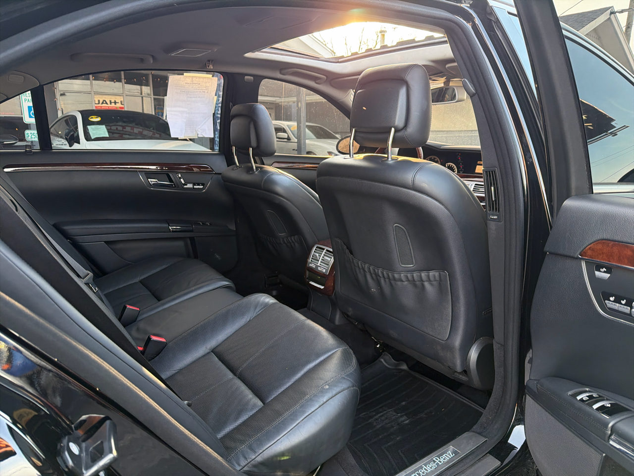 Mercedes-Benz S-Class 4dr Sdn 5.5L V8 4MATIC 2009