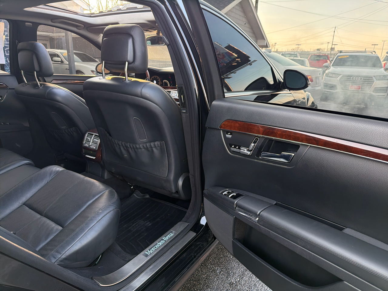 Mercedes-Benz S-Class 4dr Sdn 5.5L V8 4MATIC 2009