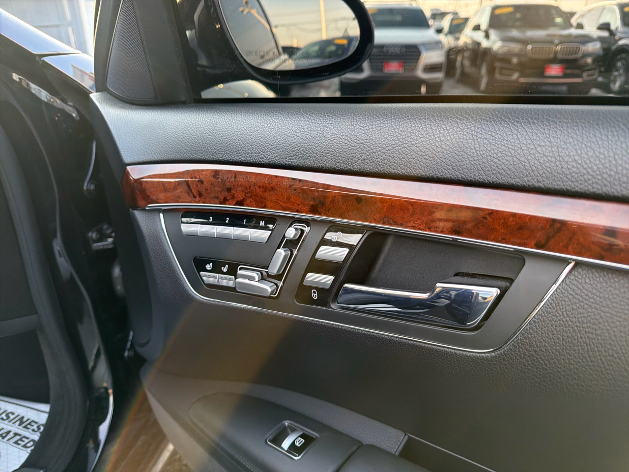 Mercedes-Benz S-Class 4dr Sdn 5.5L V8 4MATIC 2009