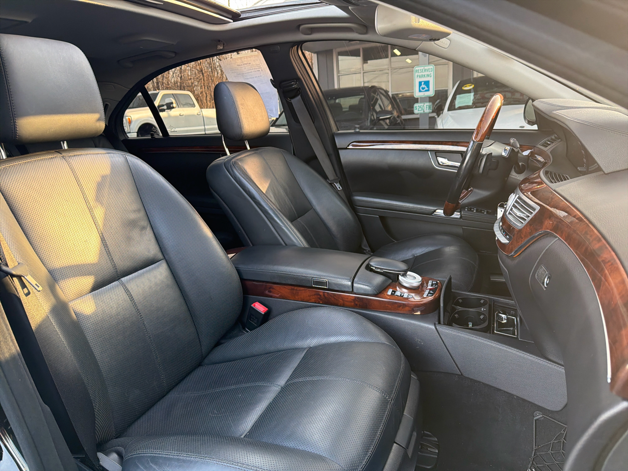 Mercedes-Benz S-Class 4dr Sdn 5.5L V8 4MATIC 2009