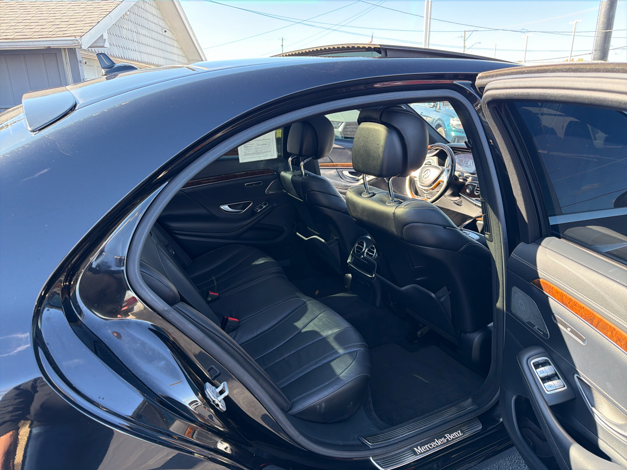 Mercedes-Benz S-Class 4dr Sdn S 550 4MATIC 2015 Mercedes-Benz S-Class 4dr Sdn S 550 4MATIC 2015