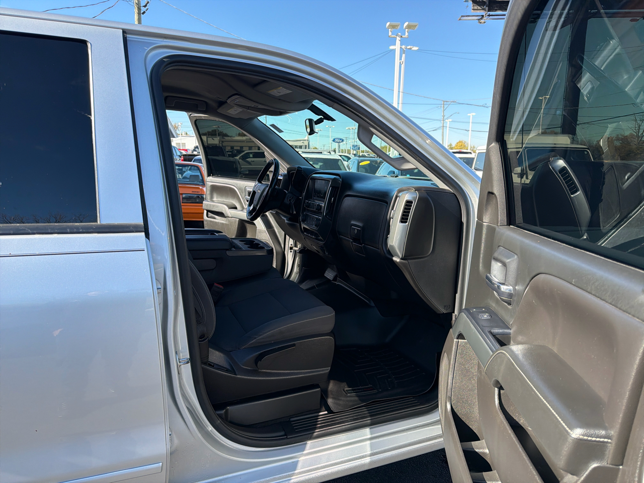 Chevrolet Silverado 1500 4WD Crew Cab 153.0" LT w/1LT 2018 Chevrolet Silverado 1500 4WD Crew Cab 153.0" LT w/1LT 2018