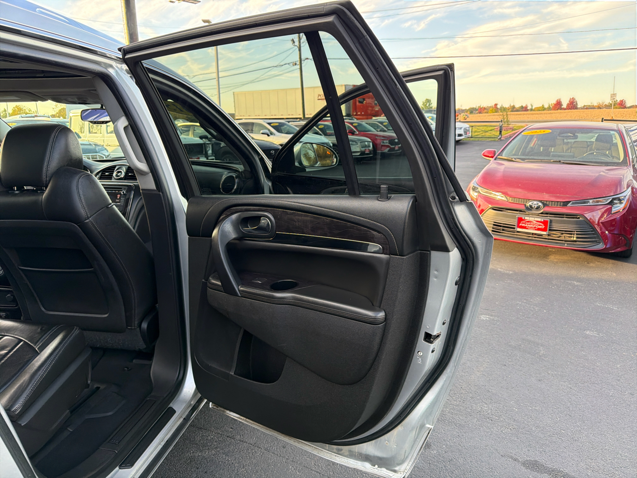 Buick Enclave AWD 4dr Leather 2015 Buick Enclave AWD 4dr Leather 2015