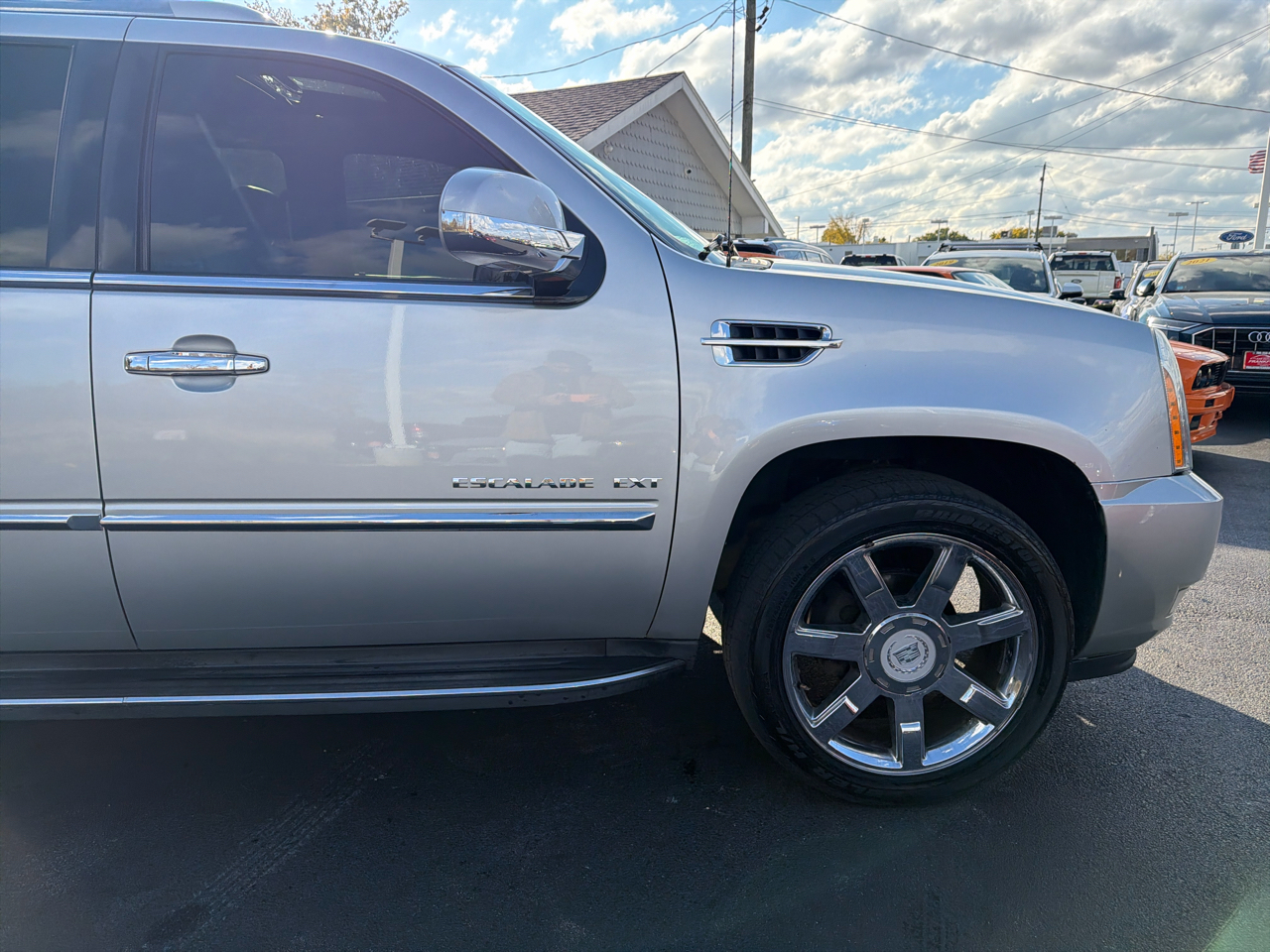 Cadillac Escalade EXT AWD 4dr Luxury 2010 Cadillac Escalade EXT AWD 4dr Luxury 2010