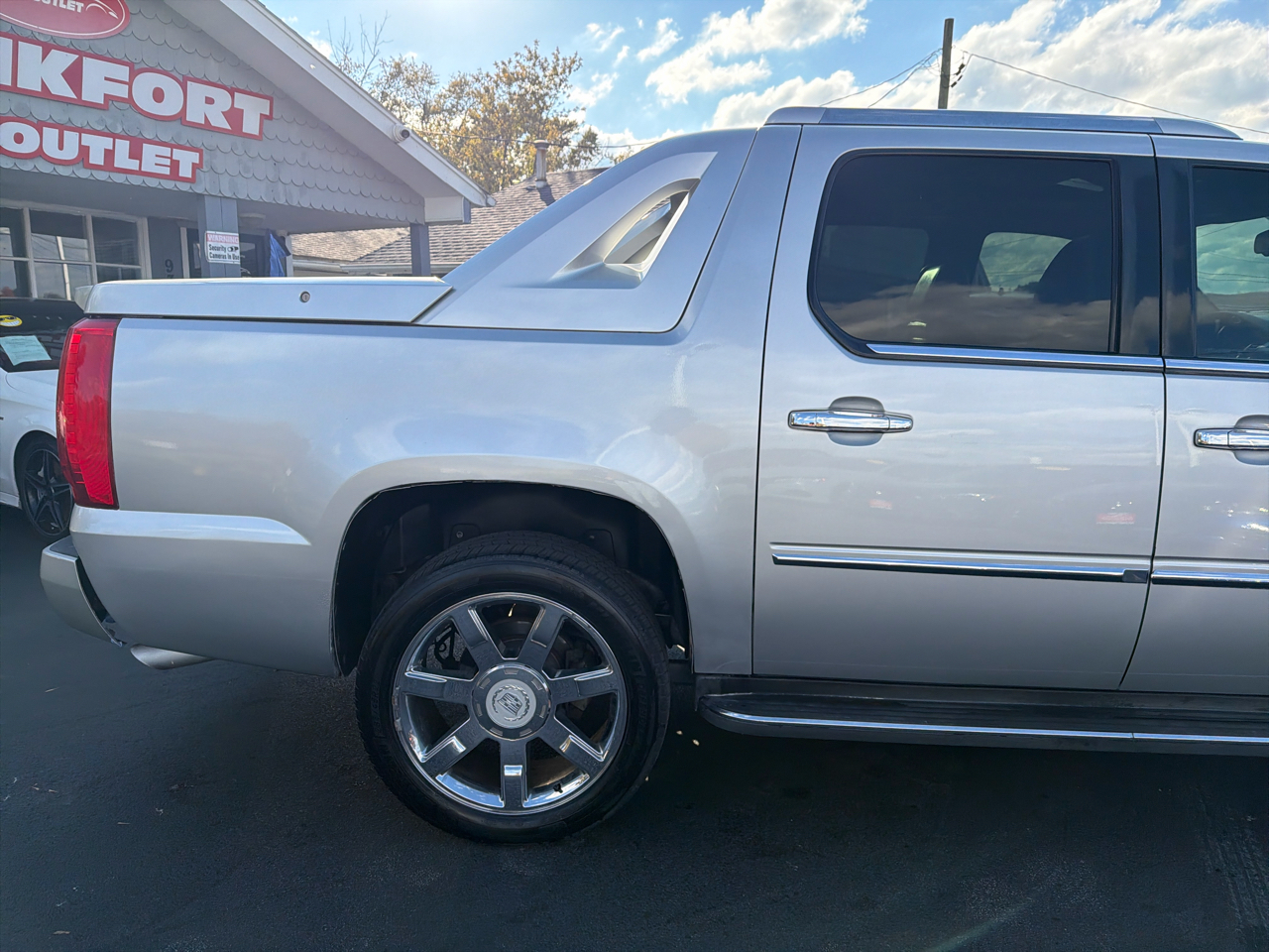 Cadillac Escalade EXT AWD 4dr Luxury 2010 Cadillac Escalade EXT AWD 4dr Luxury 2010