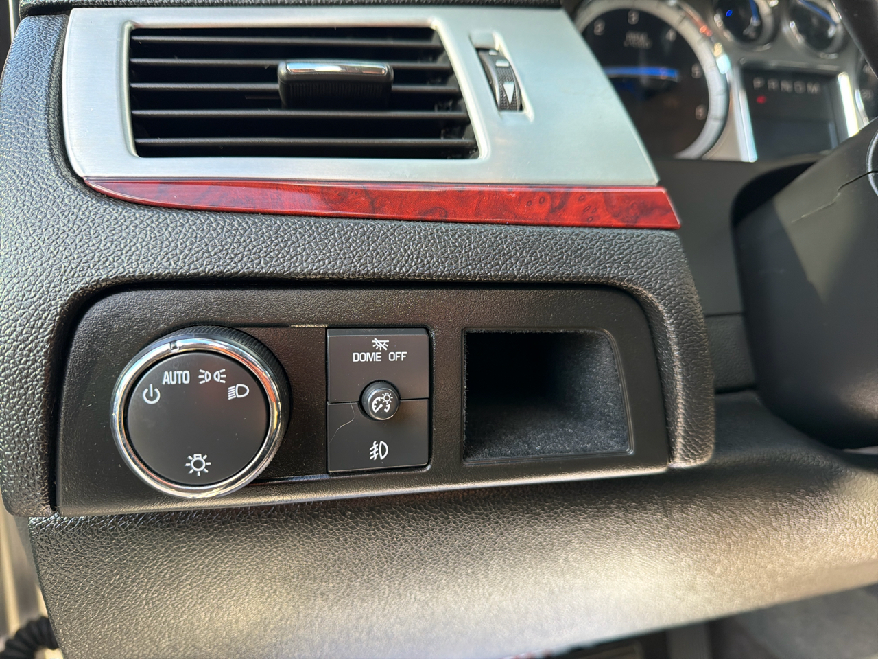 Cadillac Escalade EXT AWD 4dr Luxury 2010 Cadillac Escalade EXT AWD 4dr Luxury 2010