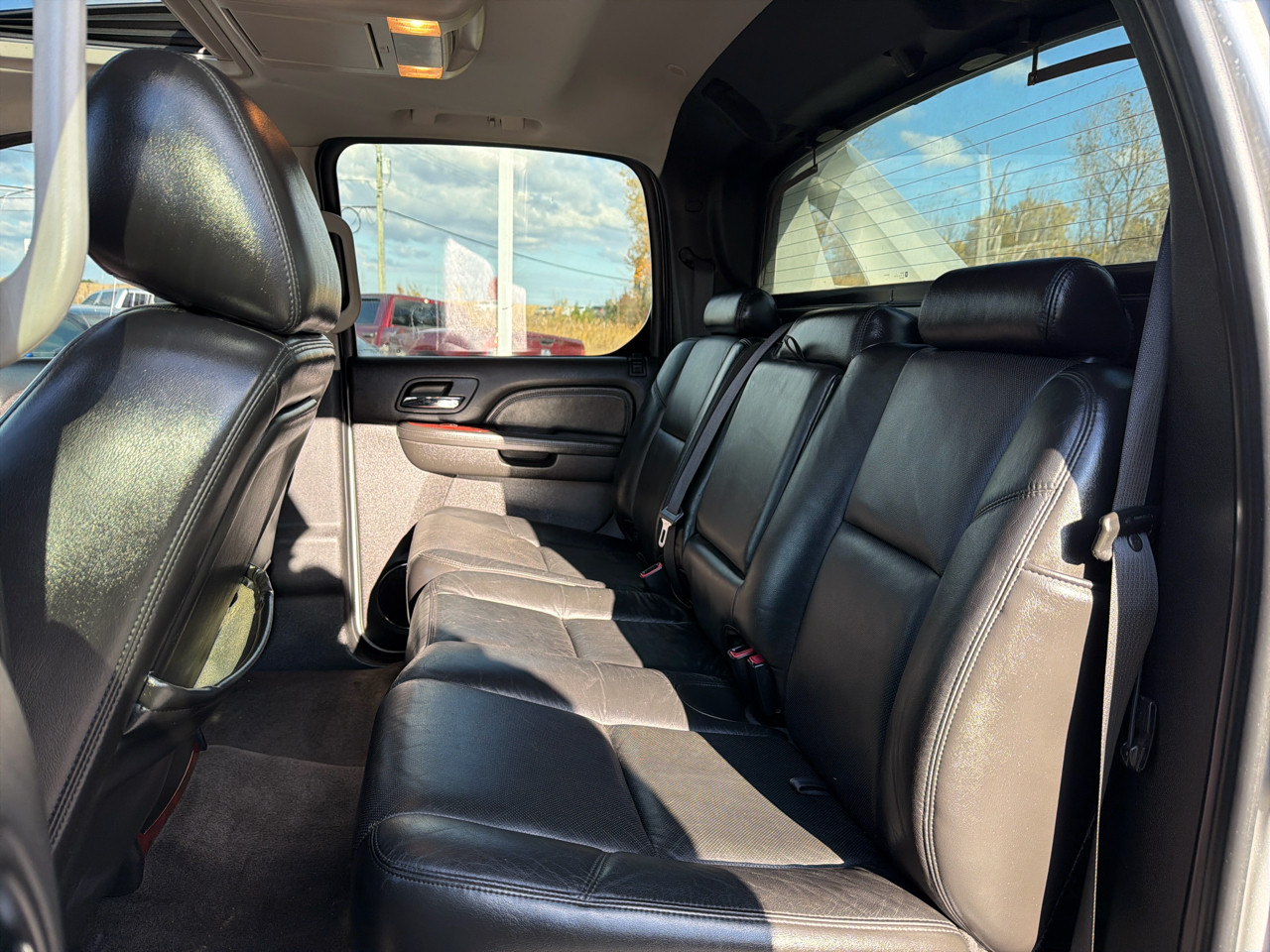 Cadillac Escalade EXT AWD 4dr Luxury 2010 Cadillac Escalade EXT AWD 4dr Luxury 2010