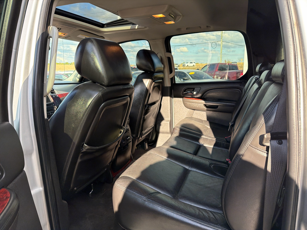 Cadillac Escalade EXT AWD 4dr Luxury 2010 Cadillac Escalade EXT AWD 4dr Luxury 2010