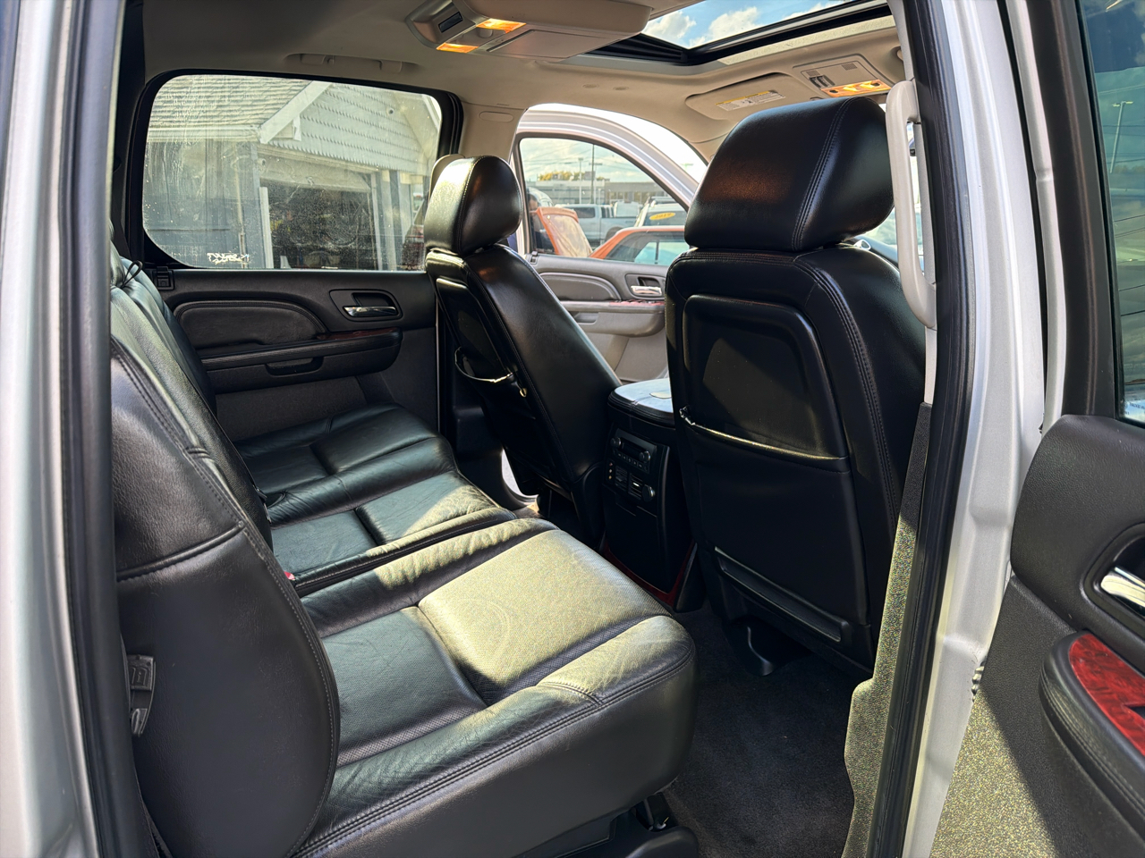 Cadillac Escalade EXT AWD 4dr Luxury 2010 Cadillac Escalade EXT AWD 4dr Luxury 2010