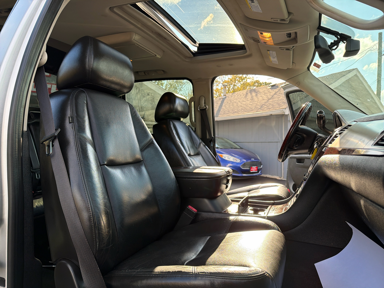 Cadillac Escalade EXT AWD 4dr Luxury 2010 Cadillac Escalade EXT AWD 4dr Luxury 2010